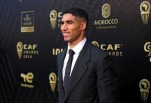 أشرف حكيمي يتوج بجائزة أفضل لاعب في إفريقيا 2025