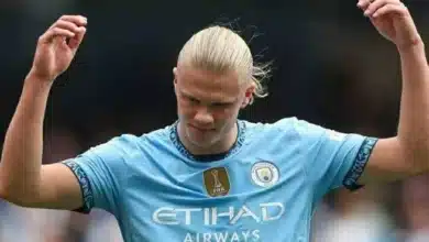 هالاند يهنئ صلاح ومرموش بعد الفوز